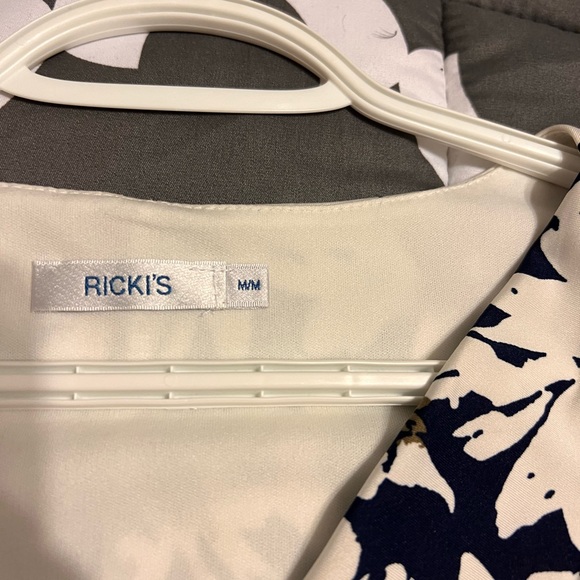 Dress - Picture 2 of 2